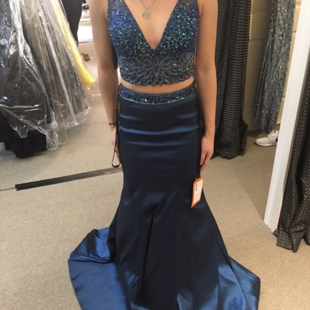 Prom dress worn for couple hours It is absolutely stunning dress lmk if interest